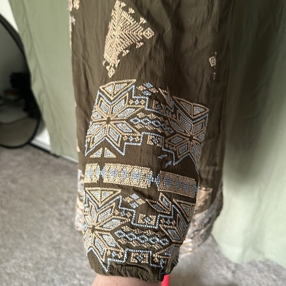 Driftwood Joelle Green Embroidered Open Front Kimono - Picture 7 of 10